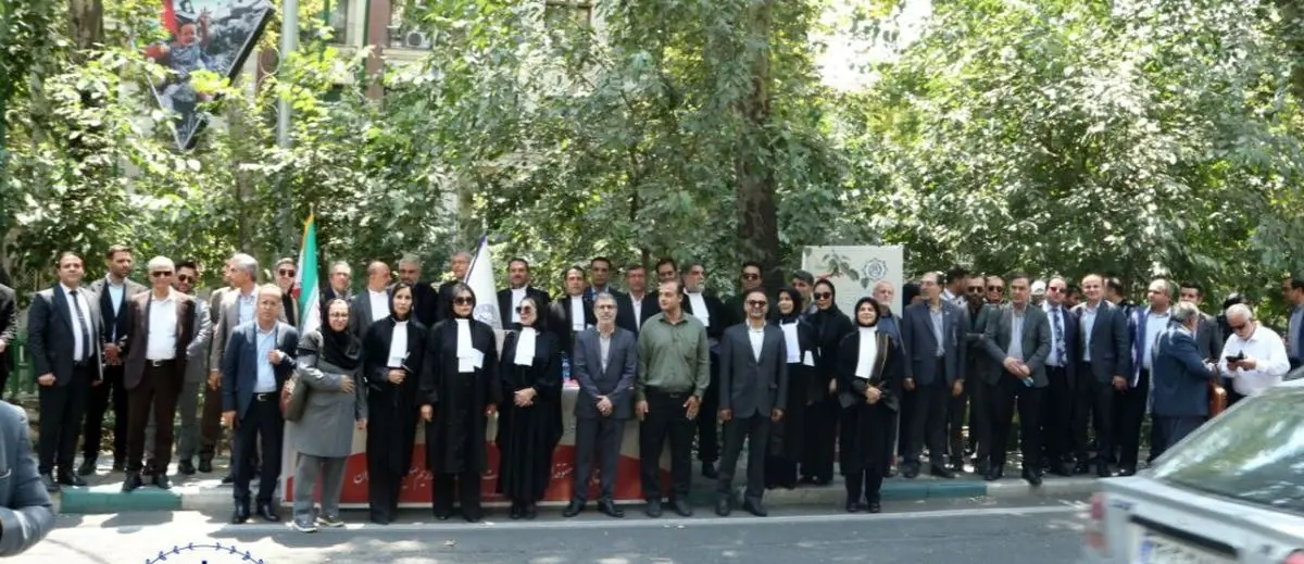 فریاد عدالتخواهی وکلای ایرانی مقابل دفتر سازمان ملل متحد در تهران