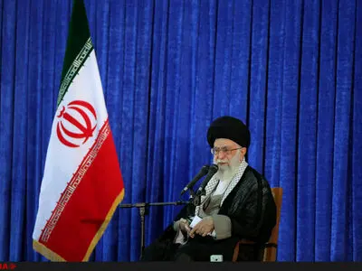 ایة الله خامنئی:الطرف الامیرکی لم یلتزم بتعهداته