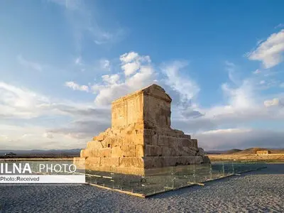 ساماندهی و مناسب‌سازی مسیر ارتباطی آرامگاه کوروش تا کاروانسرای مظفری