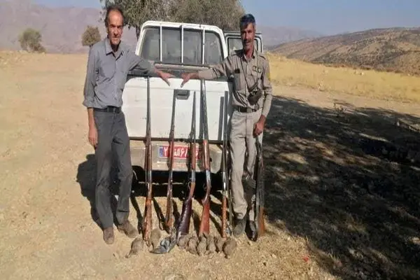 کشف و ضبط پنج قبضه اسلحه در منطقه حفاظت شده مله گاله شیراز