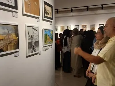 استقبال پر شور مردم اهواز از نمایشگاه طراحی و نقاشی "مرز پر گهر"