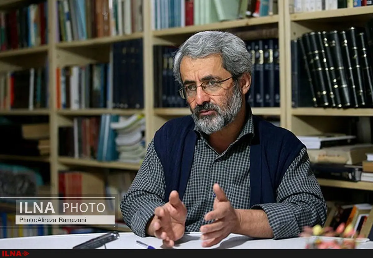احمدی‌نژاد علاقمند است به قدرت بازگردد/ پرداخت‌های احمدی‌نژاد به روح‌الله حسینیان