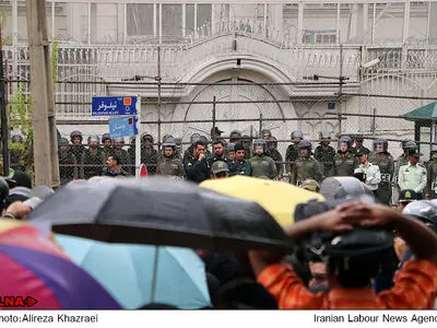 تجمع مردمی مقابل سفارت عربستان در واکنش به تعرض به ۲ نوجوان ایرانی 
