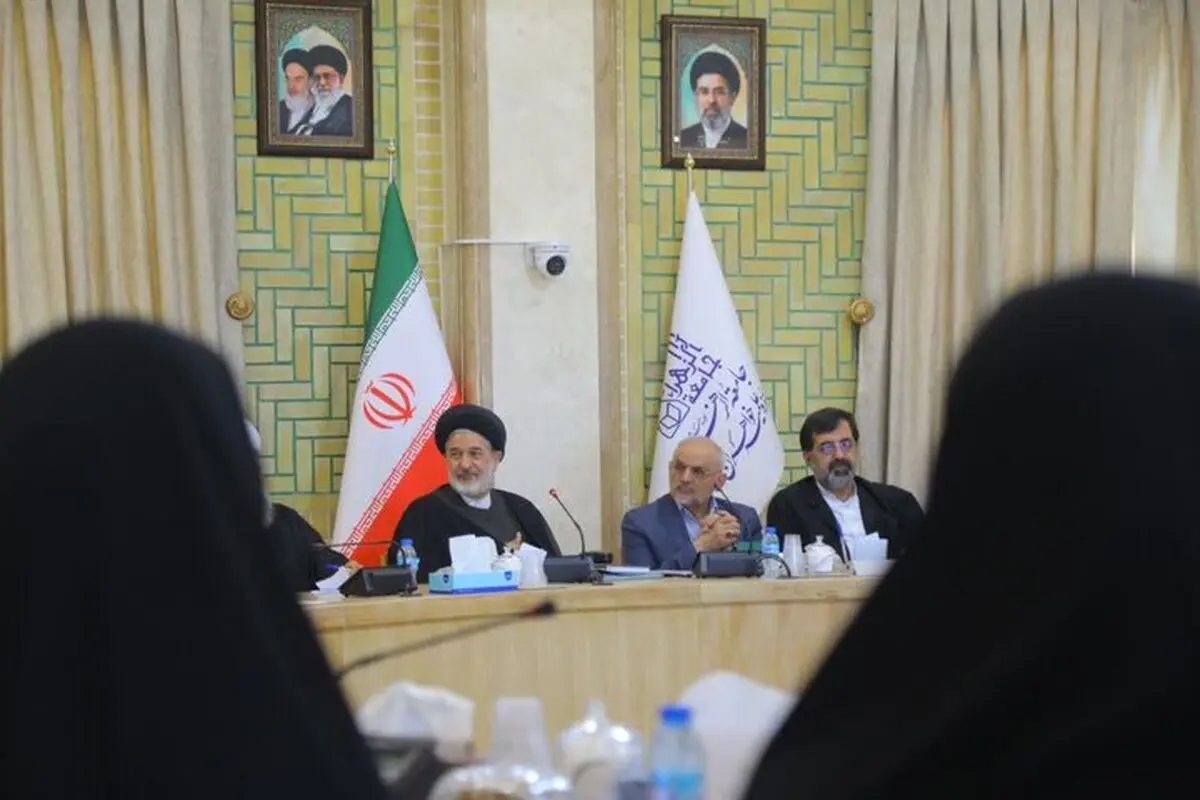 بازدید حاجی میرزایی از جامعةالزهرا (س) قم