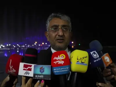 بزرگترین آبنمای کف خشک موزیکال جنوب کشور در بندرعباس افتتاح شد +فیلم