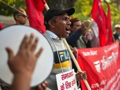 اعتراض سندیکاهای کارگری هند ادامه دارد/ بهره کشی از کارگران در قوانین جدید