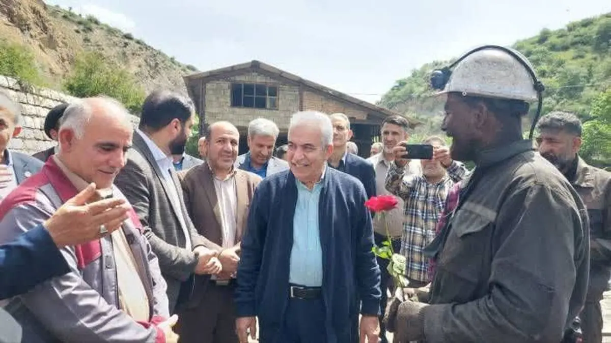 هفته کار و کارگر فرصت مناسبی است تا صدای کارگران ایران باشیم/ باید به آن روزی برسیم که همه کارگران بتوانند آبرومندانه زندگی کنند
