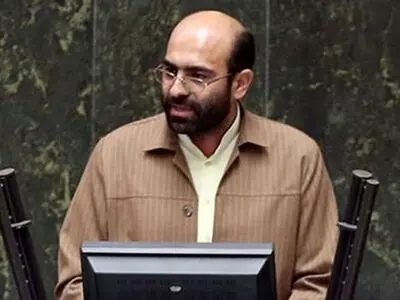 رئیس‌جمهور بد نیست از کارکنان پتروشیمی‌ها نظرسنجی کند!