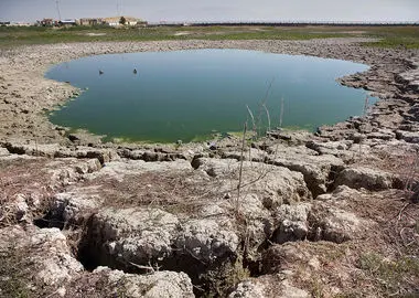 سراب نیلوفر به‌طور کامل خشک شده است/احتمال خشک شدن تالاب هشیلان بسیار زیاد است