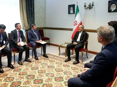 الرئيس الإيراني يقترح استحداث عملة إقليمية موحدة