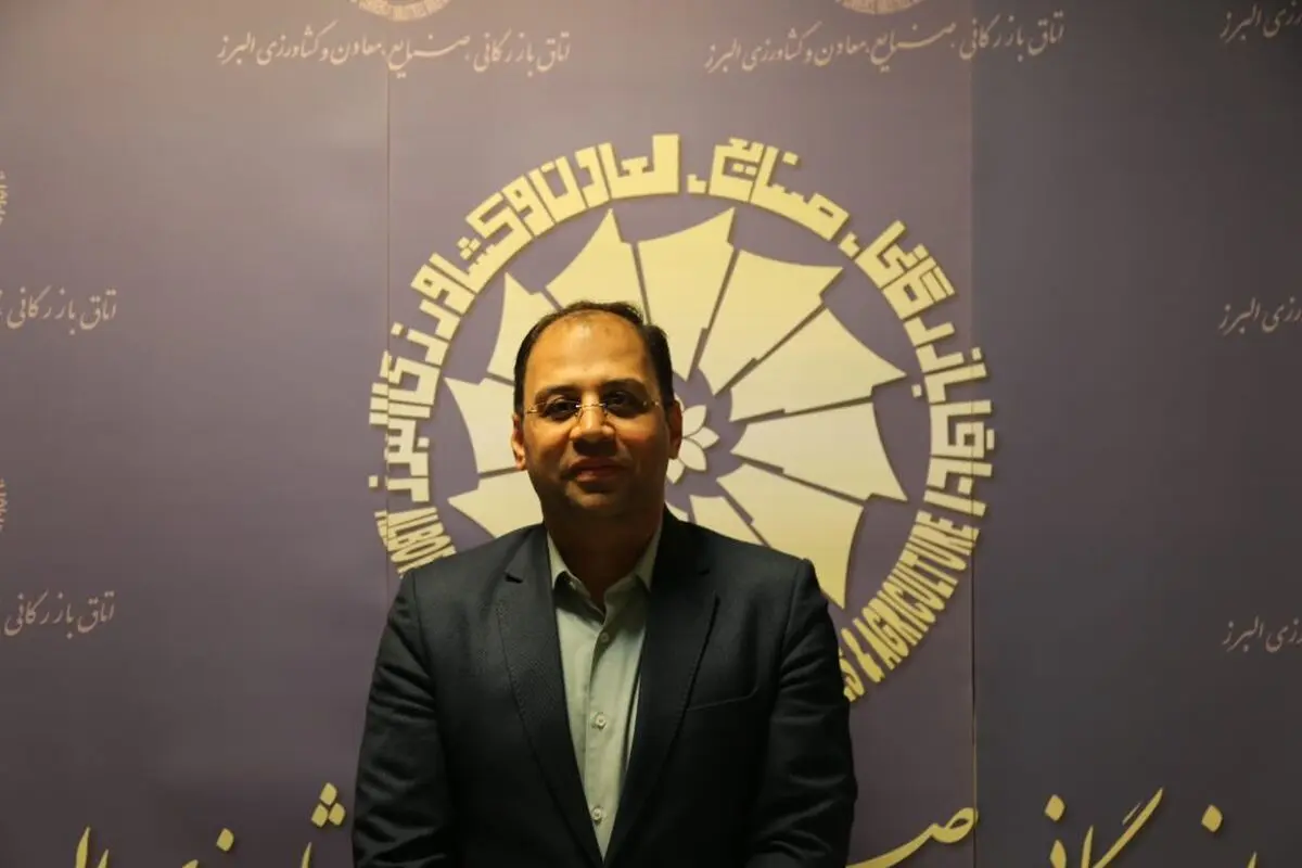 کونلون چین ۱۷ درصد کارمزد از ما می‌خواهد/ ارز ۴۲۰۰ تومانی حذف شود رانت و فساد نیز کم خواهد شد