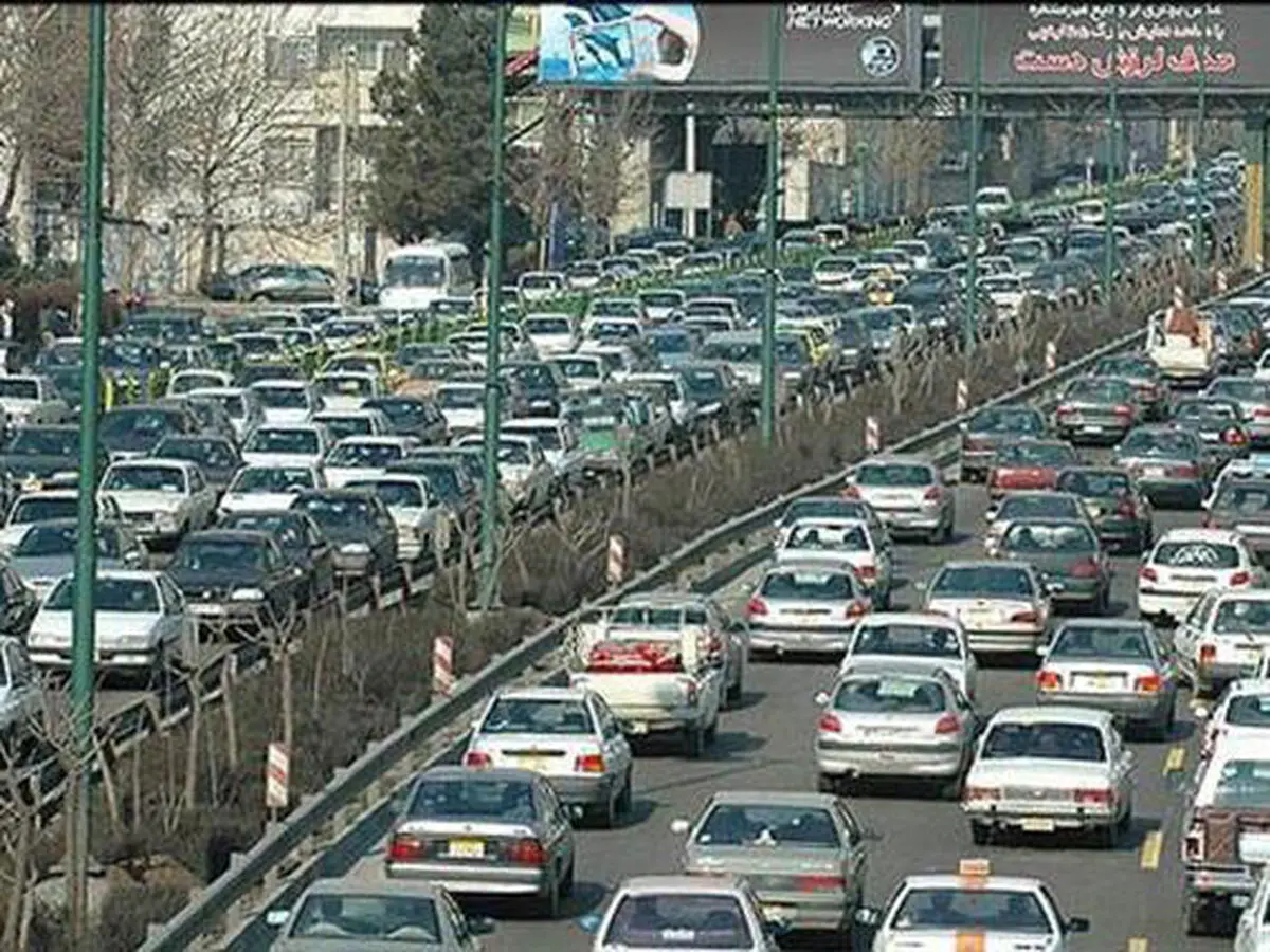 ترافیک صبحگاهی محورهای بزرگراهی در دومین روز کاری هفته