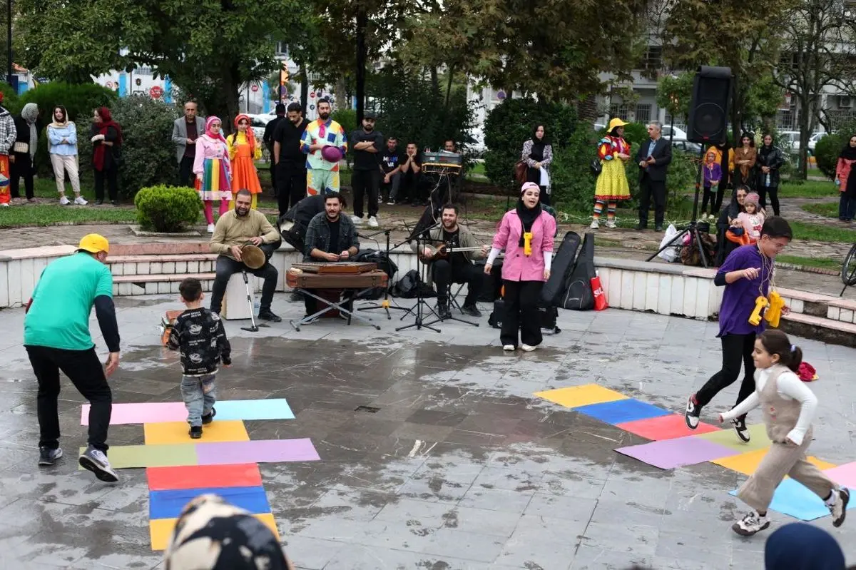 تلاش برای یادآوری بازی‌های دسته‌جمعی و شاد کودکانه