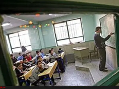 توزیع‌کنندگان موادمخدر طعمه‌هایشان را در حوالی مدرسه صید می‌کنند
