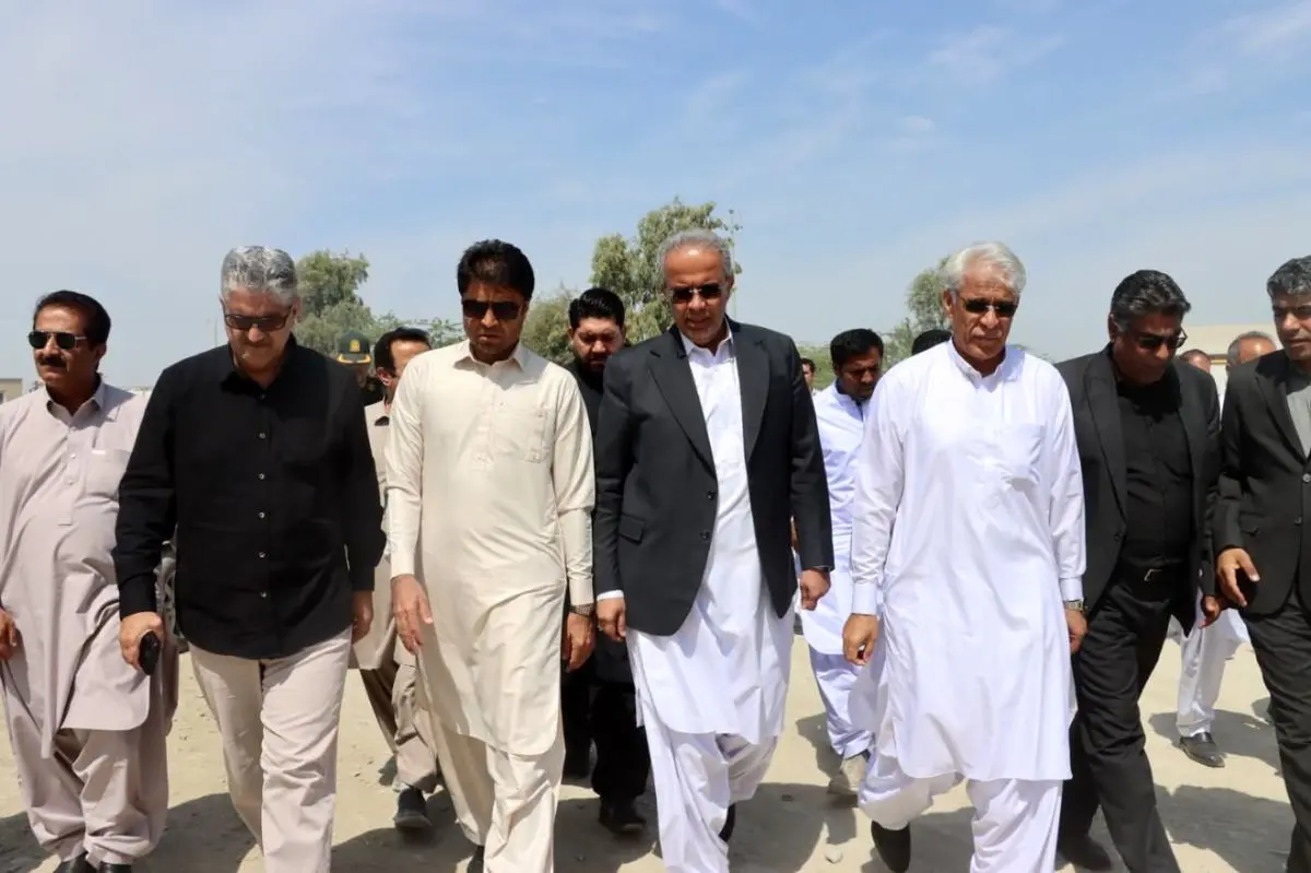 افتتاح دو طرح حیاتی در نخستین روزهای جنگ در سیستان و بلوچستان/ارائه بی وقفه خدمات به مردم