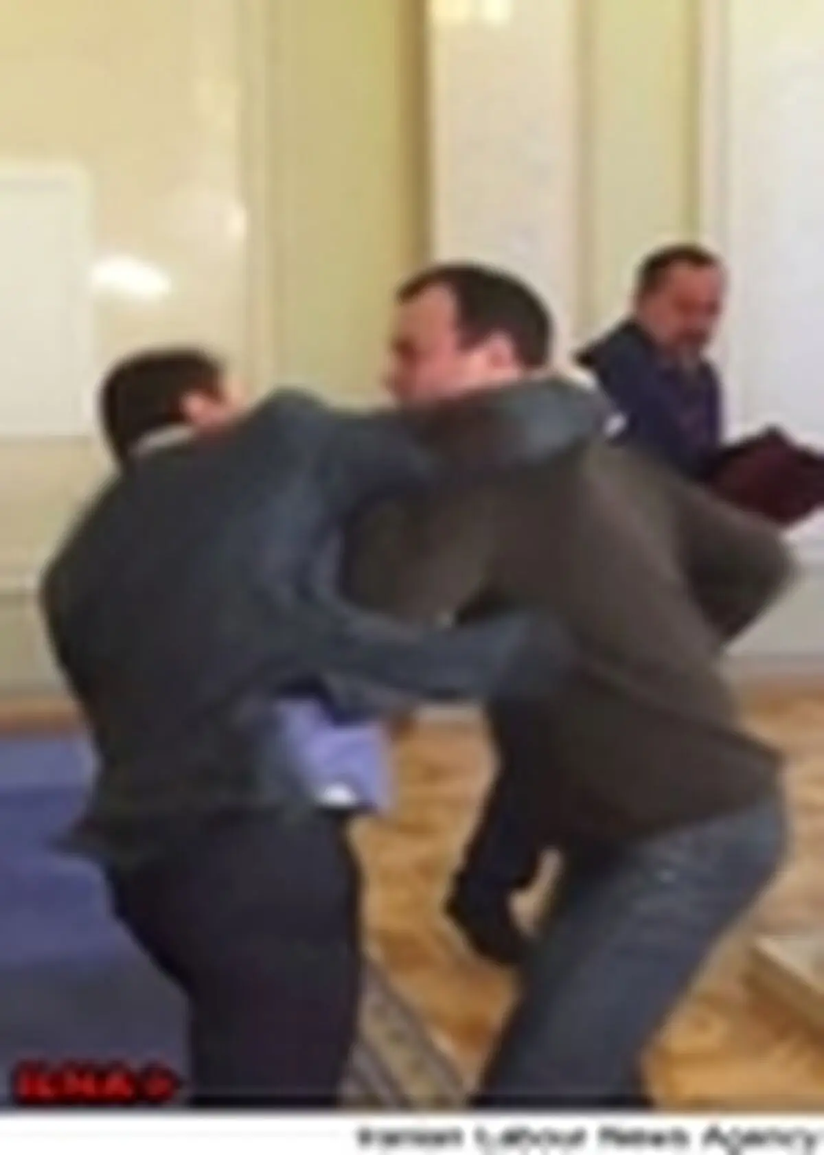 دو نماینده اوکراین در مجلس با هم درگیر شدند