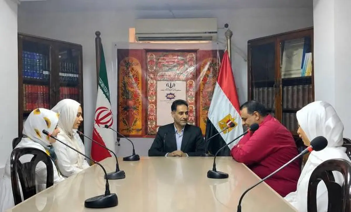 «پیامبر رحمت در آینه شعر فارسی» در قاهره بررسی شد