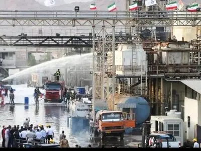 مسمومیت ۴ کارگر در اهواز بر اثر نشت مواد پودری