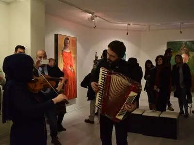 فیگورهای زنانه در نمایشگاه «بی‌تفاوتی»