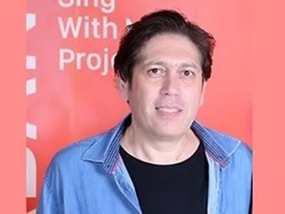 آلبوم « ماکرو» منتشر می‌شود