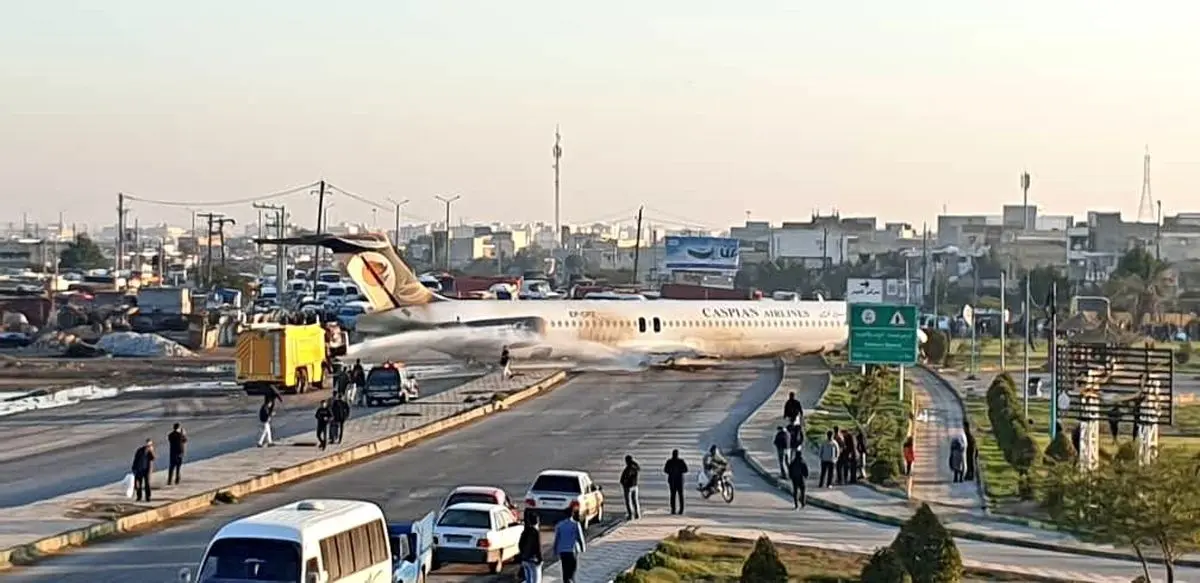 خروج هواپیمای کاسپین از باند پرواز فرودگاه ماهشهر/مسافران سالم هستند