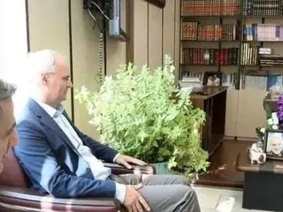 با رأفت اسلامی زندانی اتریشی از زندان ارومیه آزاد شد