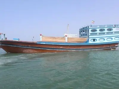 توقیف شناور حامل ۱۰ میلیارد تومان کالای قاچاق در هرمزگان