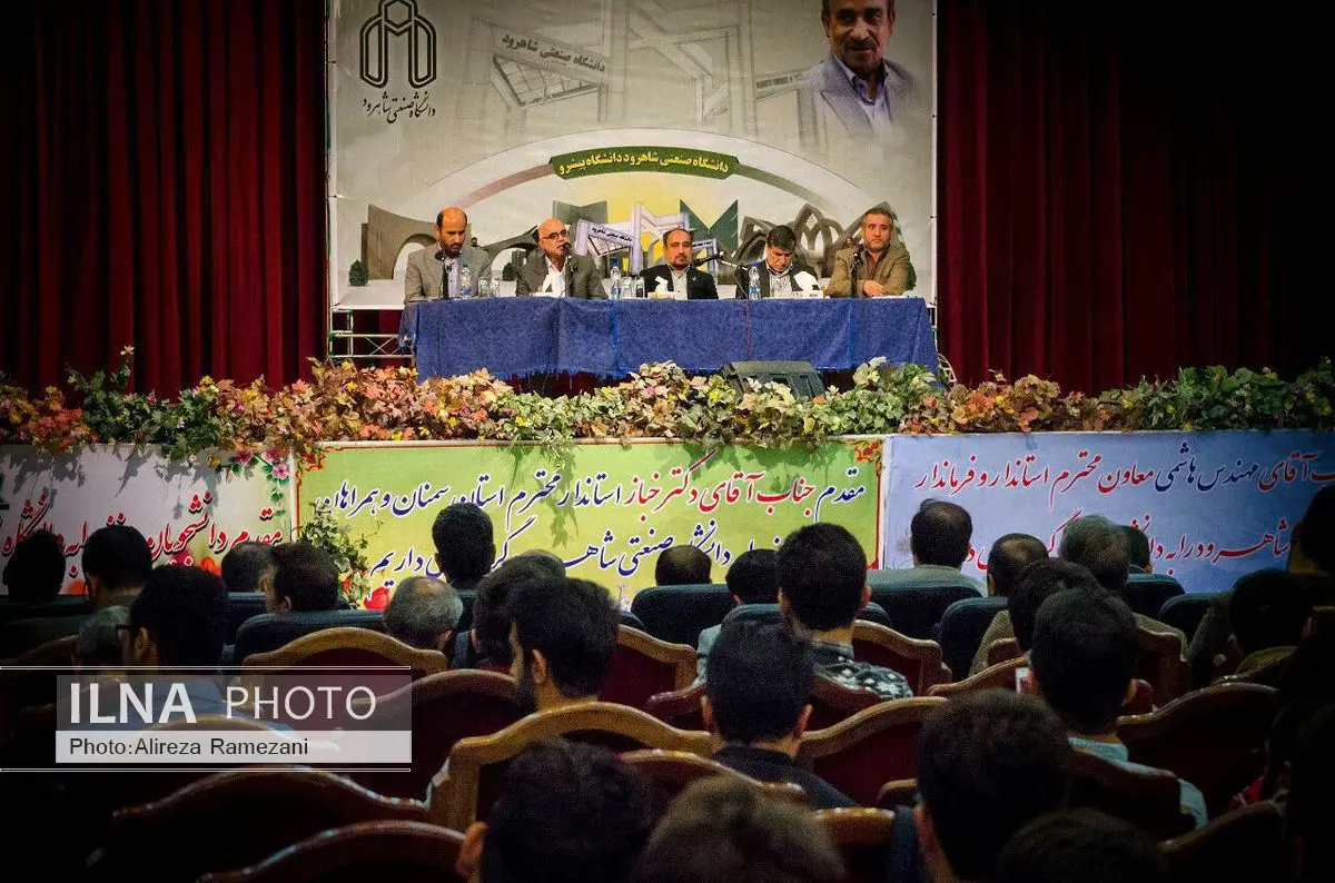 کسی حق دخالت در دانشگاه را ندارد