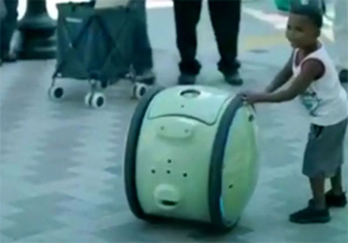 جذاب ترین رباتی که تنبل‌ها آرزوی آن را دارند! + فیلم