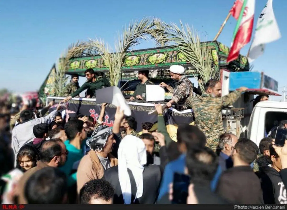 خیز عظیم مردم آبادان و خرمشهر در تشییع پیکر  شهید «ابومهدی المهندس»/ ندای شعار استکبارستیزی  در خطه اروند طنین انداز شد