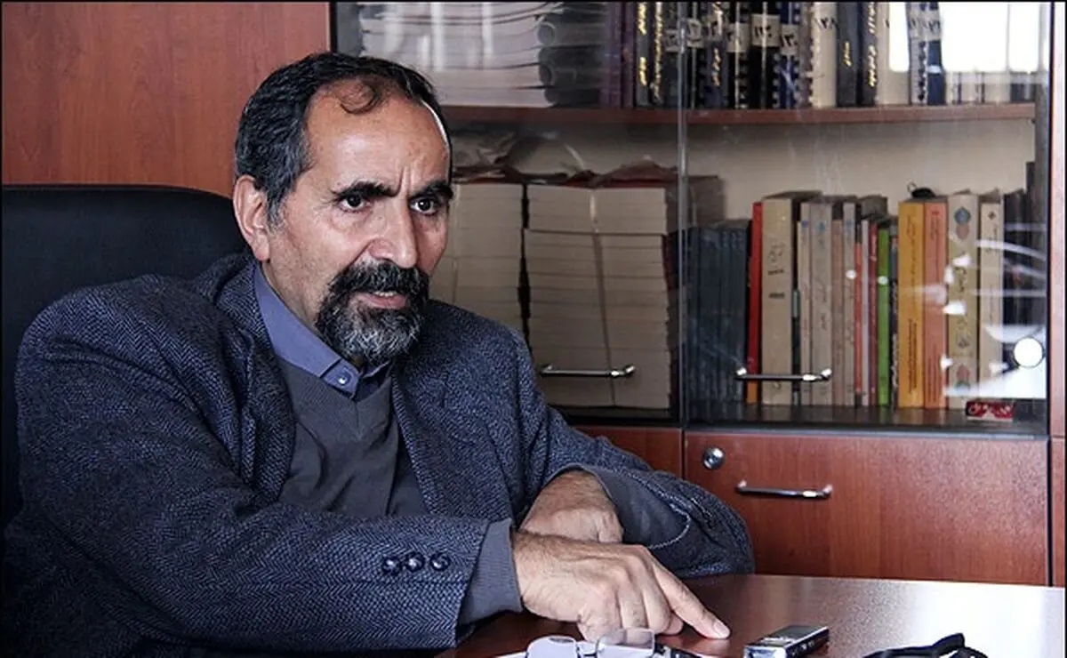 اخراج اساتید دانشگاه در راستای ایجاد یک‌صدایی در جامعه است/ اصولگرایان همواره با طبقه متوسط در تقابل هستند