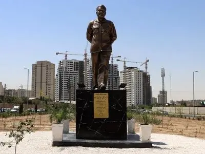 تندیس شهید حاجی‌زاده رونمایی شد