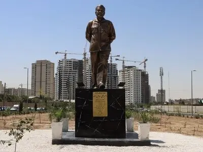 تندیس شهید حاجی‌زاده رونمایی شد