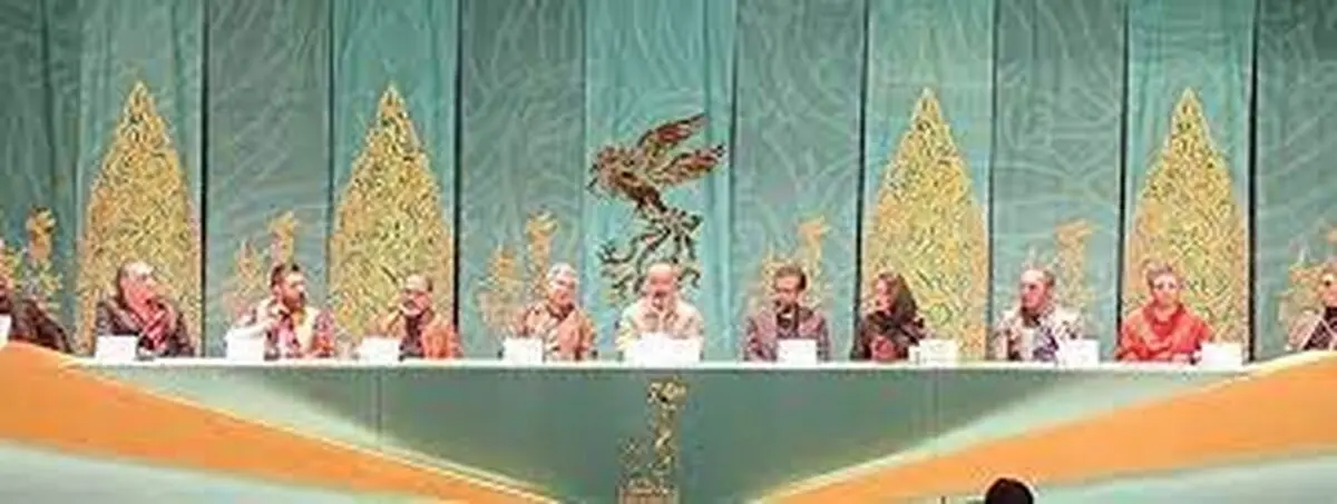 نظر کارگردان «آغوش باز» درباره معین+ فیلم