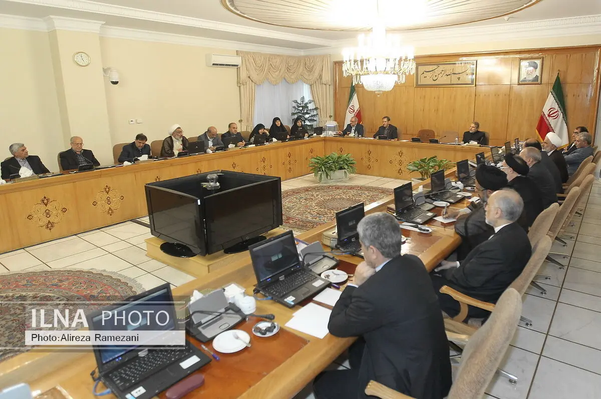 حمایت هیات دولت از زنان سرپرست خانوار و در معرض آسیب‌های اجتماعی