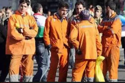 تأخیر سه‌ماهه در اصلاح احکام پرسنلی کارکنان شهرداری‌های خوزستان/ فشار بر معیشت کارگران سنگین است
