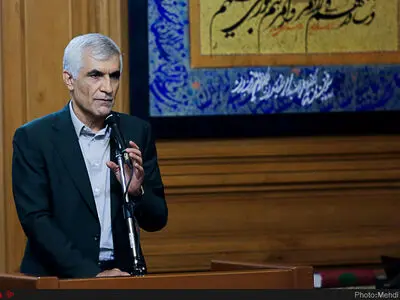 افشانی سه بار تماس گرفت و تقاضای رای قاطع به قانون منع بکارگیری بازنشستگان را کرد