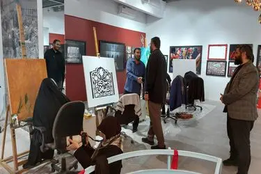 بازدید رئیس حوزه هنری از کارگاه خلق اثر تجسمی «رهبر شهید»