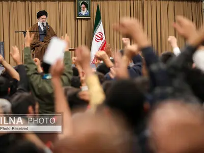 دیدار دانش‌آموزان و دانشجویان با مقام معظم رهبری