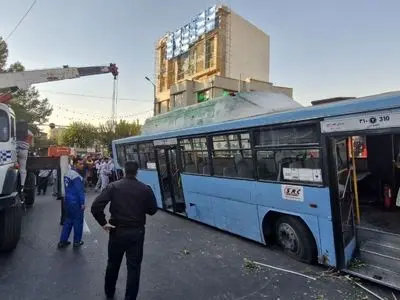یک فوتی و ۵ مصدوم در تصادف شدید اتوبوس در تهران  