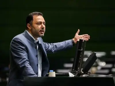در سازمان برنامه و بودجه، هنوز دولت تغییر نکرده است/ یک روزی دلار جهانگیری بود و امروز دلار آقای مخبر است 