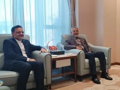 امیر سیاری با استقبال سفیر کشورمان در چین وارد پکن شد
