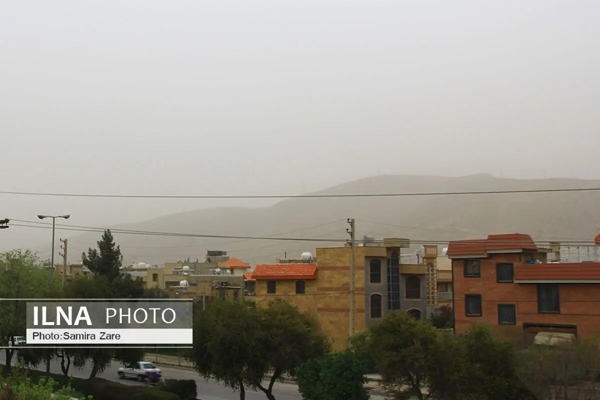 نفوذ توده‌ گرد و غبار از عراق به غرب و شمال غرب کشور 
