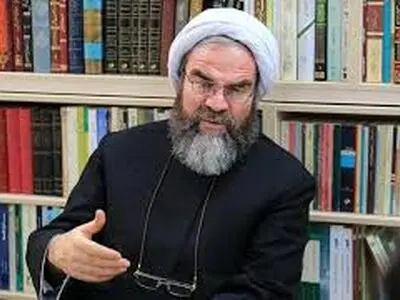 غرویان: ائمه جمعه و مداحان وظیفه خود را در شرایط فعلی بدانند/ می‌خواهند با خالی کردن دل مردم در سخنرانی‌ها پزشکیان را زمین بزنند