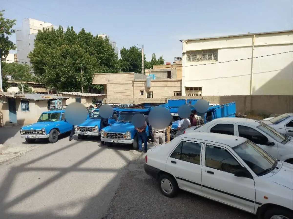 کارکنان شرکتی شهرداری ایلام برای ساعاتی دست از کار کشیدند