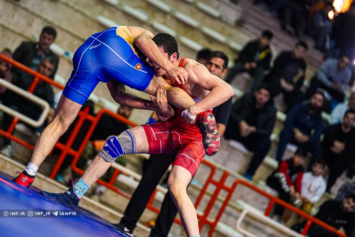 هفته دوم لیگ برتر کشتی آزاد؛  پیروزی نزدیک استقلال جویبار مقابل بانک شهر