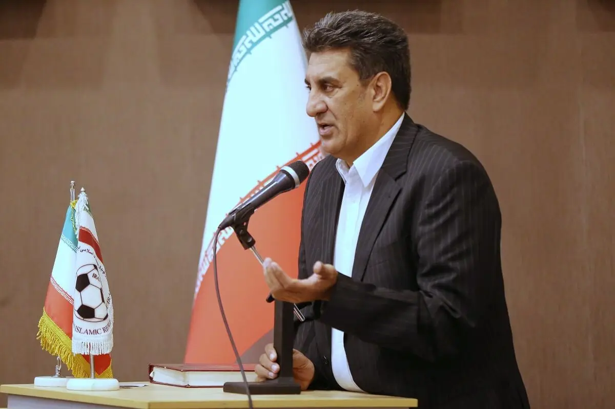 افشاریان: با رفتار حرفه ای برای توسعه فوتسال بانوان در بخش داوری تلاش کنید