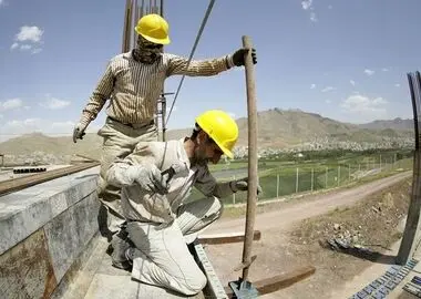 پایین بودن دستمزدها به یکی از عوامل خروج نیروی کار تبدیل شده است/ دستمزدها کفاف زندگی کارگران را نمی‌دهد
