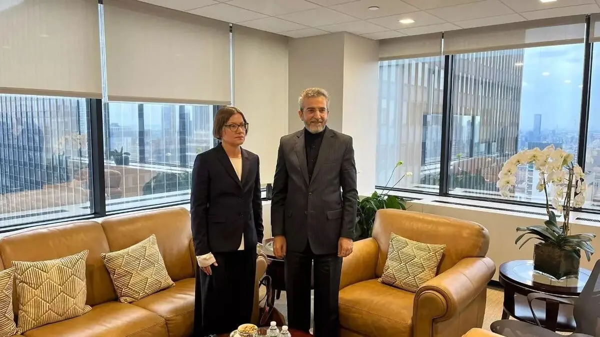 Irans acting FM meets with ICRC president in New York

