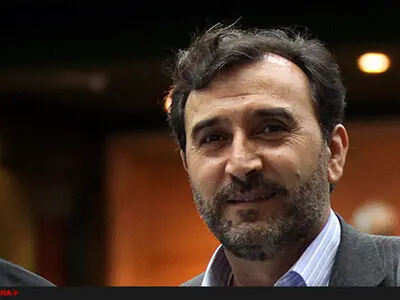 کسانی که دلشان برای نظام می‌تپد خیزش مستضعفان را فرصتی برای جراحی درون نظام ببینند